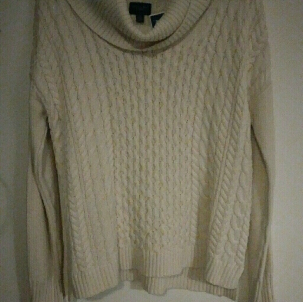 New American Eagle Sweater
